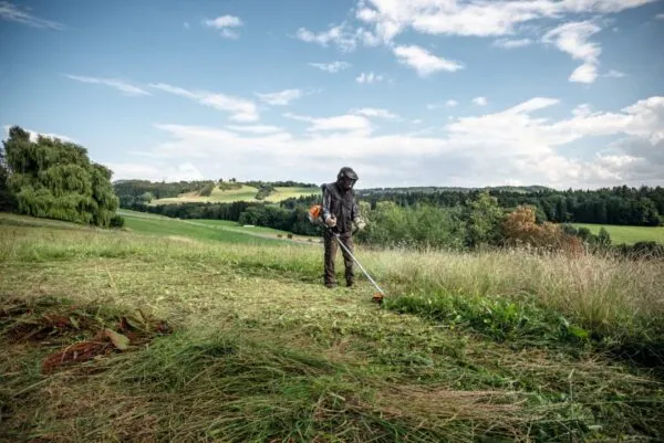 Stihl FS 230 Petrol Brushcutters - Image 3